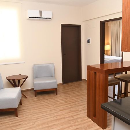 Taos Apart Hotel Santa Cruz de La Sierra Kültér fotó